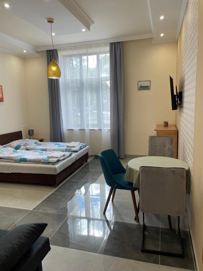 Kovacs Apartmanhaz Кишкунхалаш Стая снимка