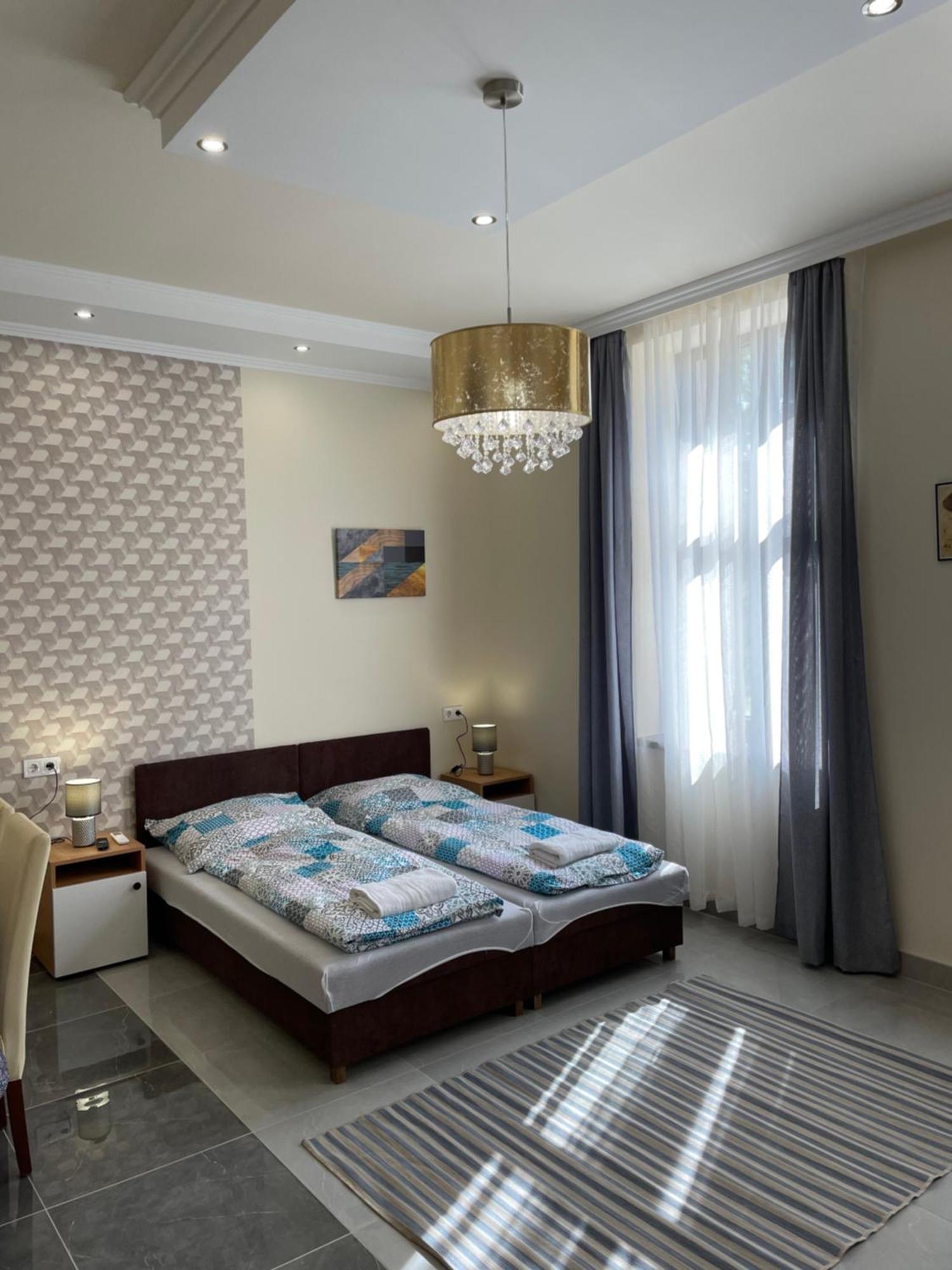 Kovacs Apartmanhaz Кишкунхалаш Стая снимка