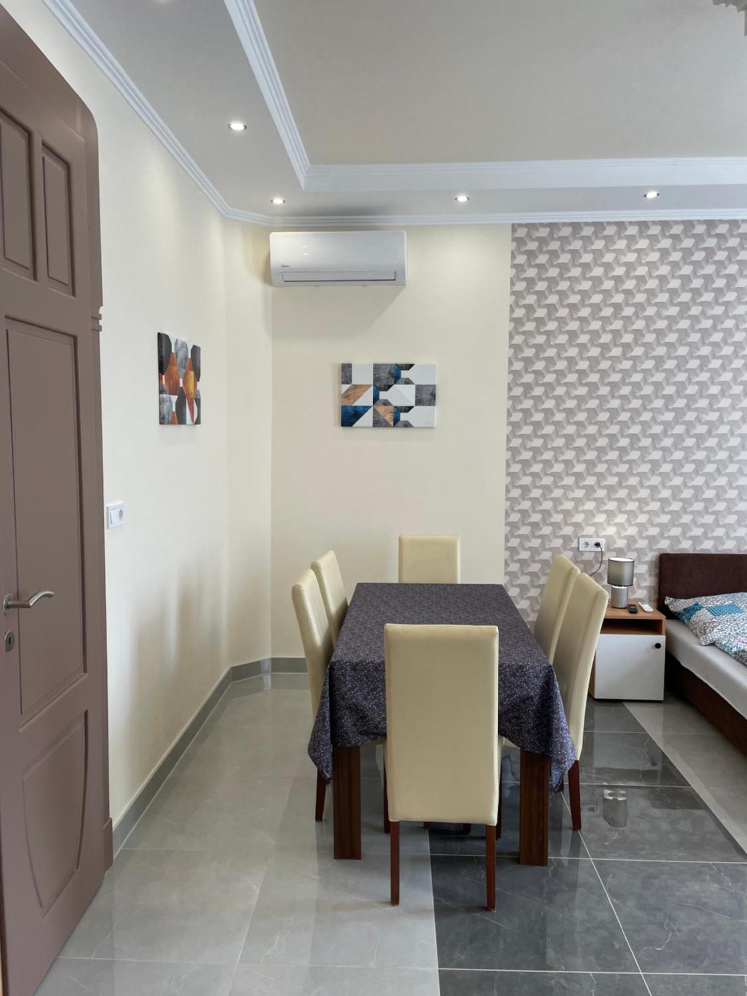 Kovacs Apartmanhaz Кишкунхалаш Стая снимка