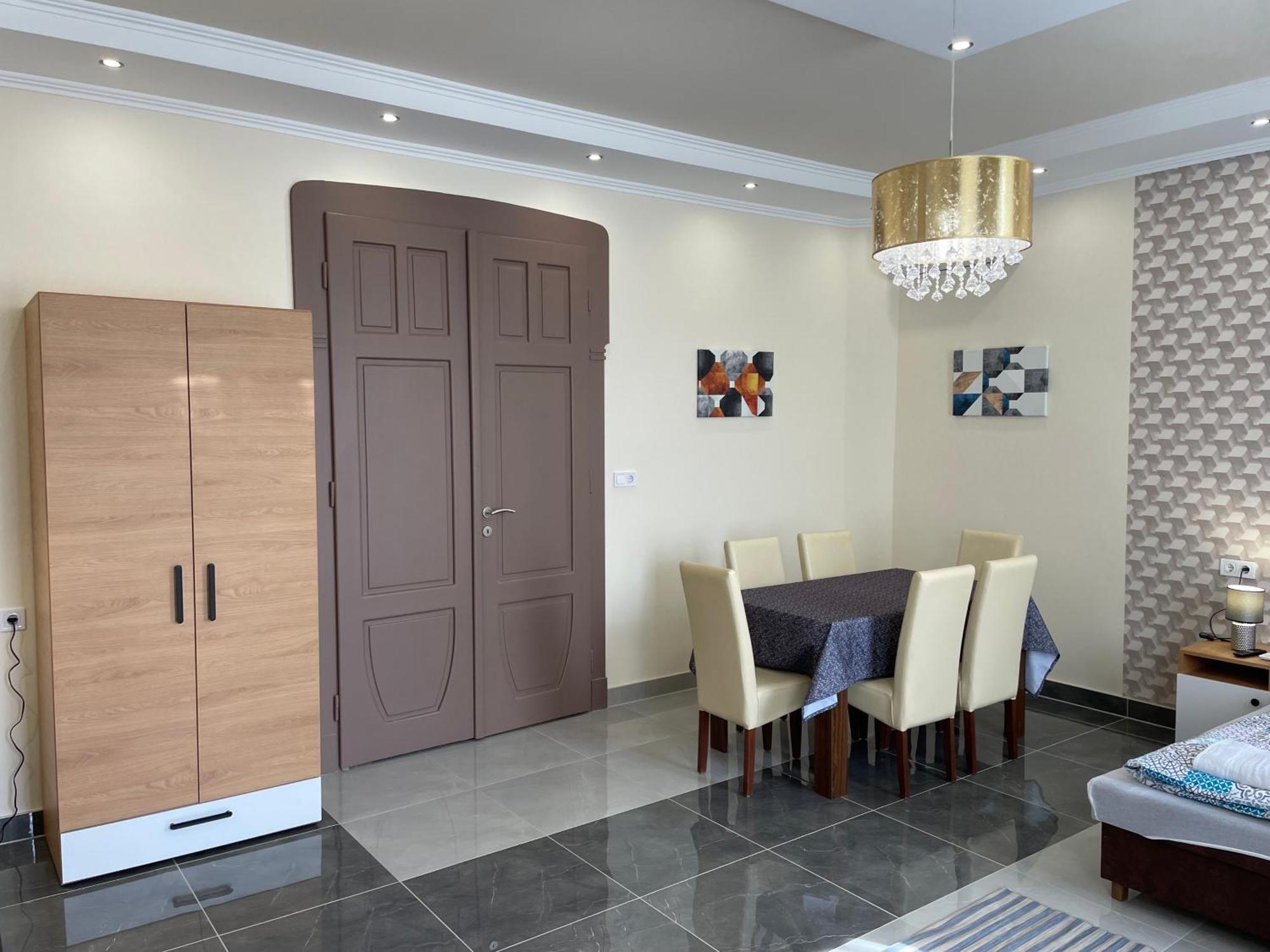 Kovacs Apartmanhaz Кишкунхалаш Стая снимка