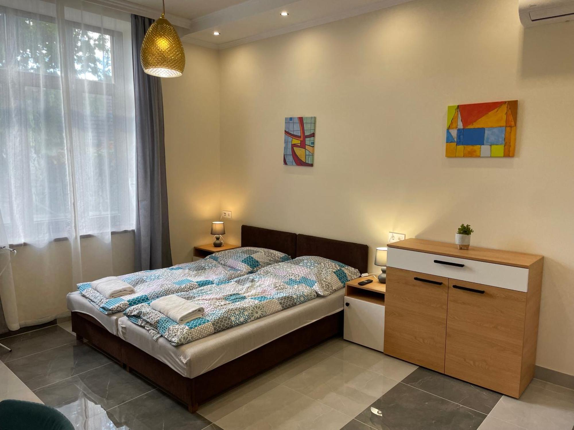 Kovacs Apartmanhaz Кишкунхалаш Стая снимка