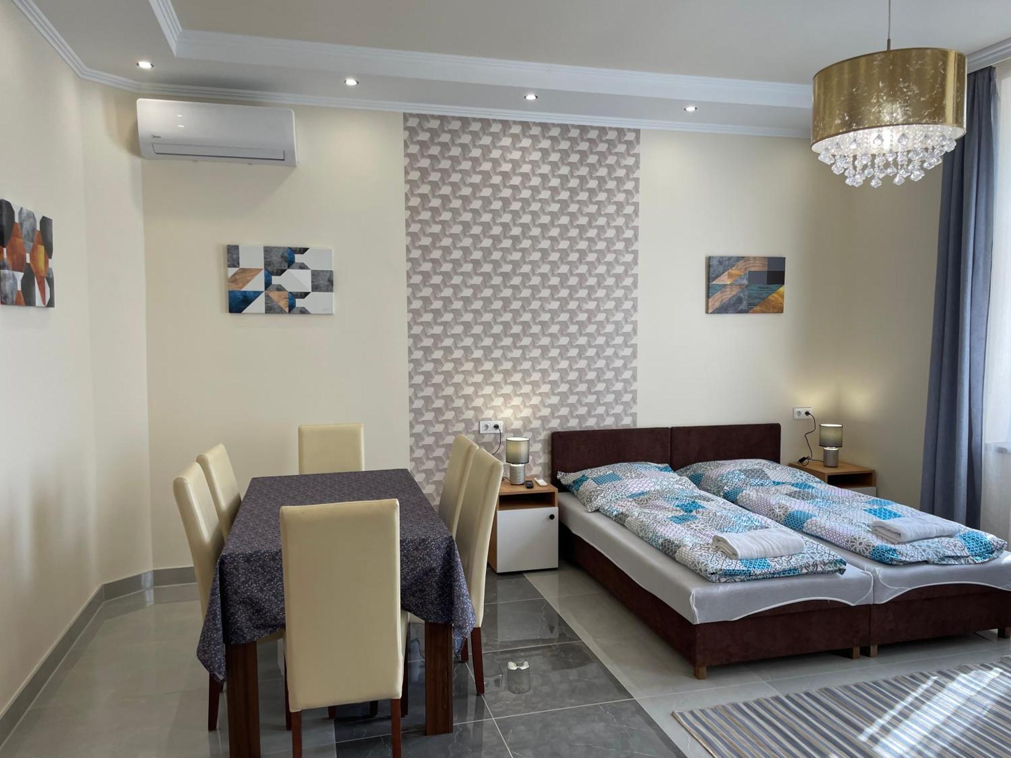 Kovacs Apartmanhaz Кишкунхалаш Стая снимка